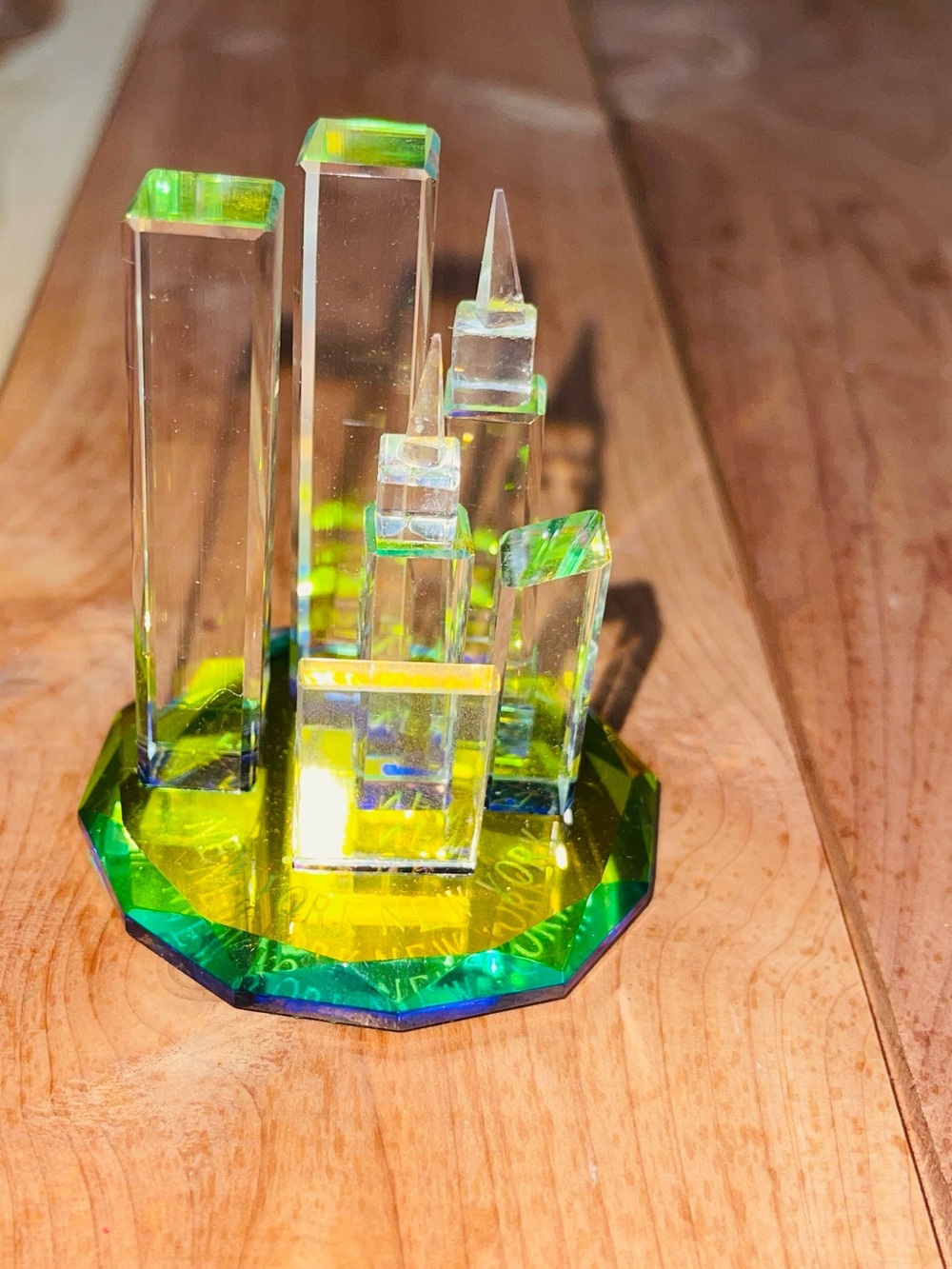 Vintage Crystal NYC Skyline Figurine Twin Towers WTC Iridescent Base Prism - Picture 3 of 9